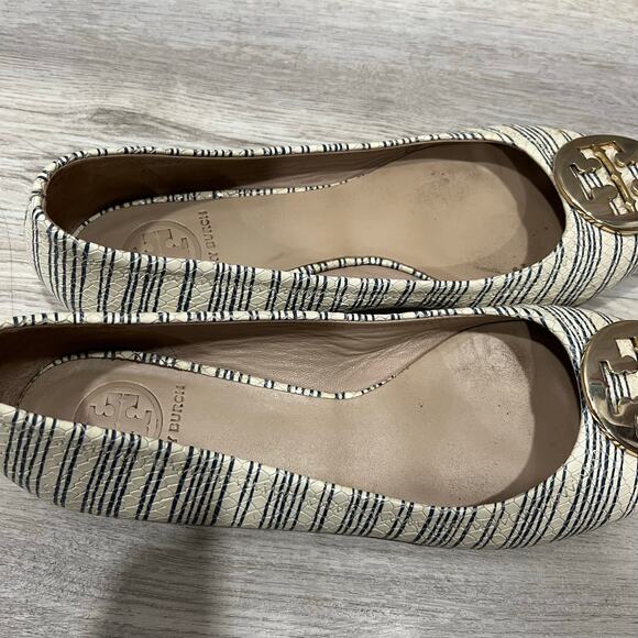 Tory Burch REVA 8 Beige Printed Piano Stripe Blue Gold Logo Ballet Flats Leather - Picture 2 of 9